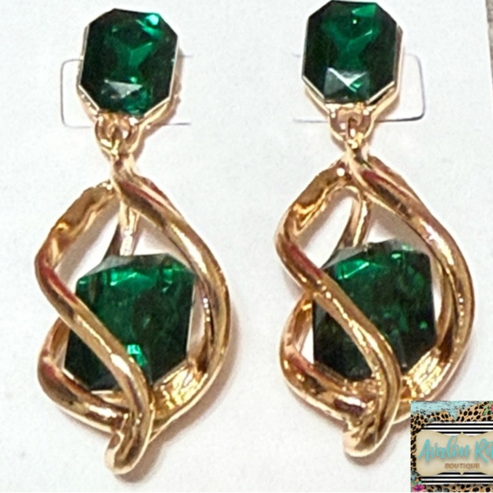 Elegant Gold and Green Earrings